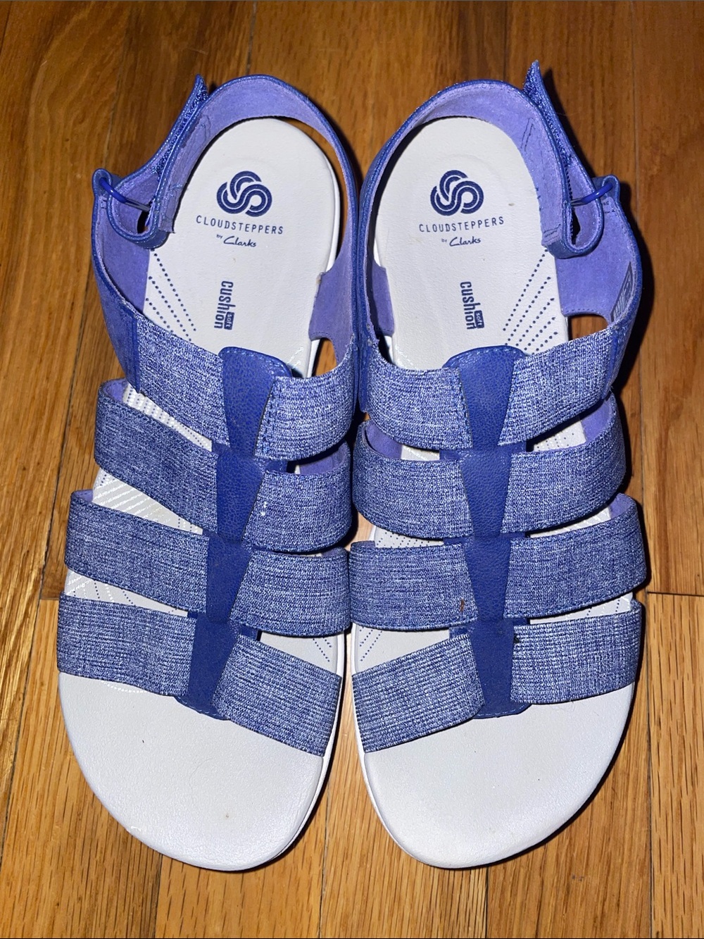 Cloudsteppers by Clarks Blue Multi-Strap Comfort Sandals. 8.5 W